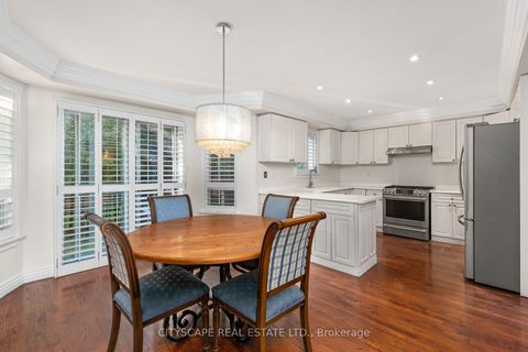 Photo 11 at 112 Mulholland Drive, Beverley Glen, Vaughan
