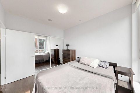 Photo 15 at 419 - 55 Regent Park Boulevard, Regent Park, Toronto