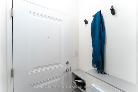 Photo 4 at 34 - 120 Twenty Fourth Street, Long Branch, Toronto