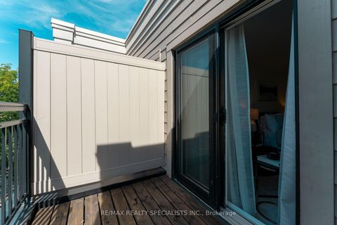 Photo 14 at 34 - 120 Twenty Fourth Street, Long Branch, Toronto