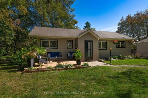 Photo 2 at 2010 Lea Road, Alcona, Innisfil