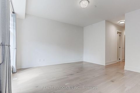 Photo 23 at TH3 - 270 Davenport Road, Annex, Toronto
