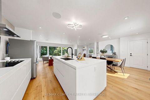 Photo 11 at 10 Catalina Drive, Scarborough Village, Toronto