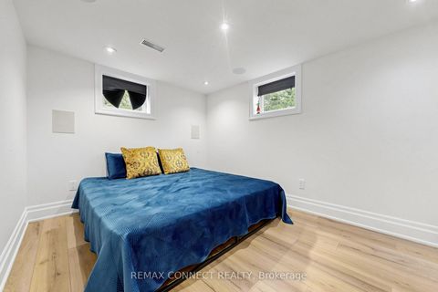 Photo 32 at 10 Catalina Drive, Scarborough Village, Toronto