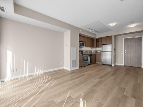 Photo 3 at 907 - 70 Distillery Lane, Waterfront Communities C8, Toronto