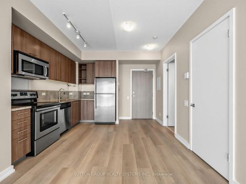 Photo 4 at 907 - 70 Distillery Lane, Waterfront Communities C8, Toronto