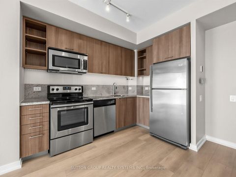 Photo 5 at 907 - 70 Distillery Lane, Waterfront Communities C8, Toronto
