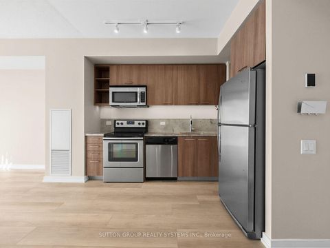 Photo 8 at 907 - 70 Distillery Lane, Waterfront Communities C8, Toronto