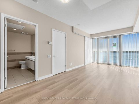 Photo 10 at 907 - 70 Distillery Lane, Waterfront Communities C8, Toronto