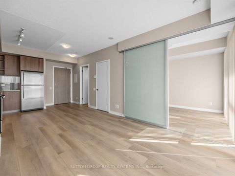 Photo 14 at 907 - 70 Distillery Lane, Waterfront Communities C8, Toronto