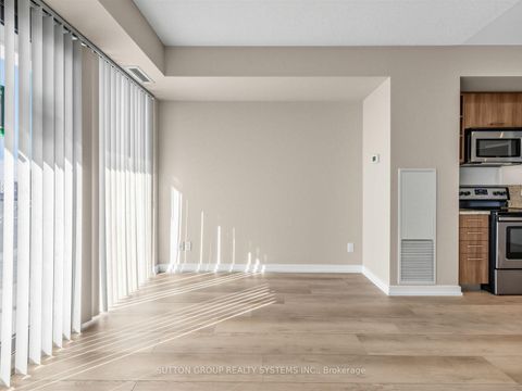 Photo 15 at 907 - 70 Distillery Lane, Waterfront Communities C8, Toronto