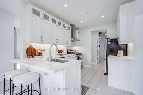 Photo 9 at 83 Stonebridge Boulevard, L'Amoreaux, Toronto