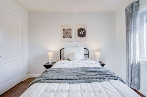 Photo 27 at 83 Stonebridge Boulevard, L'Amoreaux, Toronto