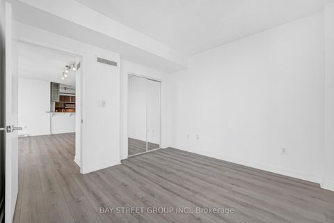 Photo 14 at 3703 - 35 Mariner Terrace, Waterfront Communities C1, Toronto