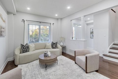 Photo 6 at 20 Trish Drive, Oak Ridges Lake Wilcox, Richmond Hill