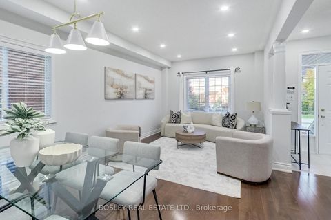 Photo 9 at 20 Trish Drive, Oak Ridges Lake Wilcox, Richmond Hill