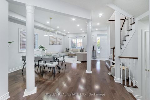 Photo 12 at 20 Trish Drive, Oak Ridges Lake Wilcox, Richmond Hill