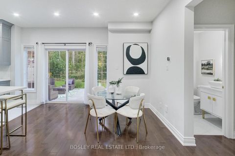 Photo 13 at 20 Trish Drive, Oak Ridges Lake Wilcox, Richmond Hill