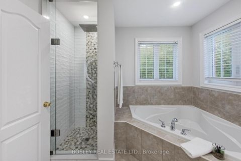 Photo 24 at 20 Trish Drive, Oak Ridges Lake Wilcox, Richmond Hill