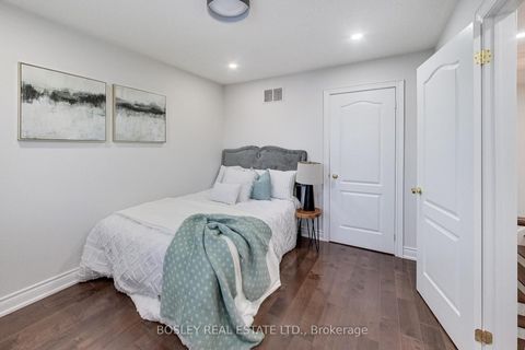 Photo 28 at 20 Trish Drive, Oak Ridges Lake Wilcox, Richmond Hill