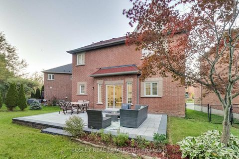 Photo 36 at 20 Trish Drive, Oak Ridges Lake Wilcox, Richmond Hill
