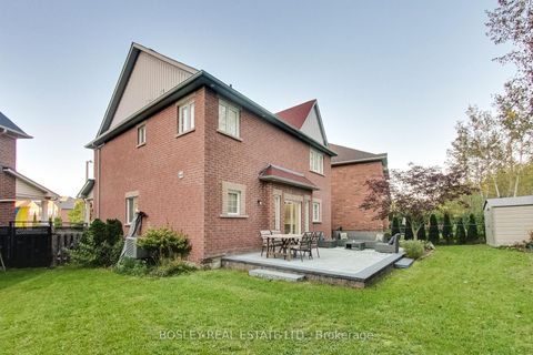 Photo 38 at 20 Trish Drive, Oak Ridges Lake Wilcox, Richmond Hill