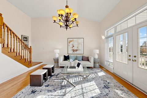 Photo 5 at 5 Rivington Avenue, Patterson, Vaughan