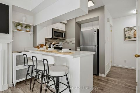 Photo 7 at 659 - 3 Everson Drive, Willowdale East, Toronto