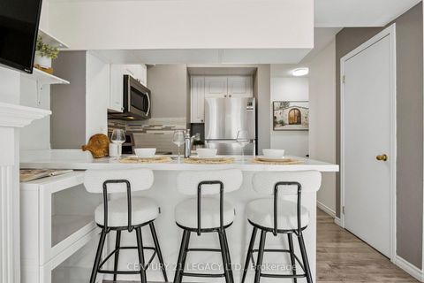Photo 8 at 659 - 3 Everson Drive, Willowdale East, Toronto