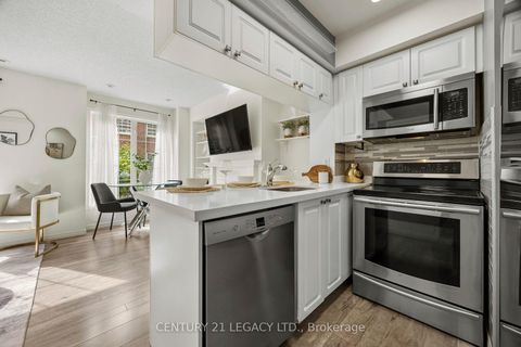 Photo 9 at 659 - 3 Everson Drive, Willowdale East, Toronto