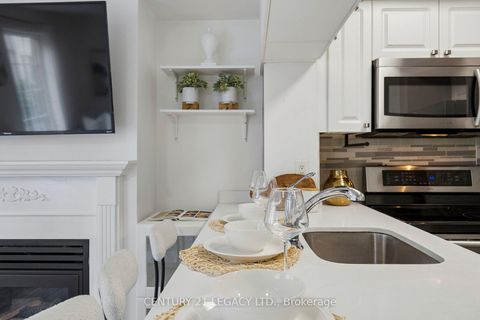 Photo 10 at 659 - 3 Everson Drive, Willowdale East, Toronto