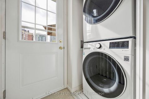 Photo 18 at 659 - 3 Everson Drive, Willowdale East, Toronto