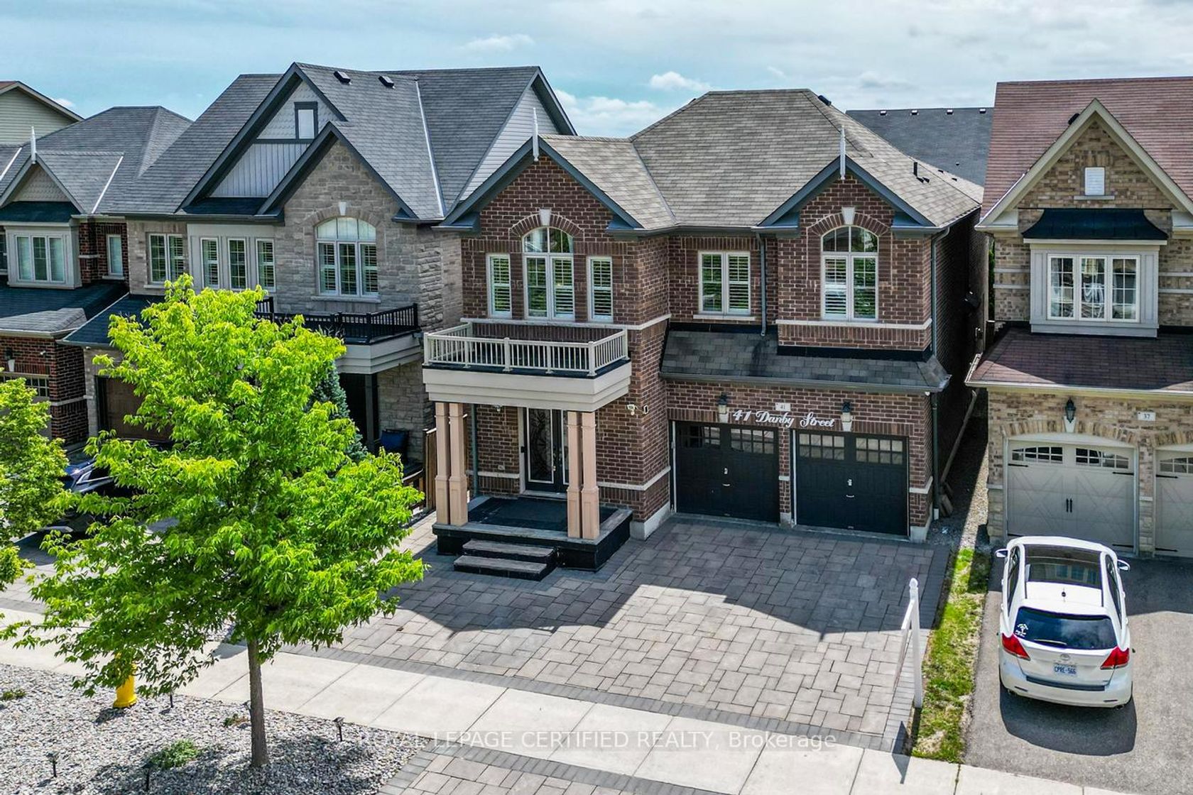 41 Danby Street, Kleinburg, Vaughan photo number 2