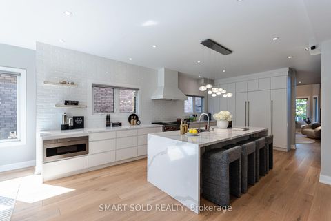 Photo 1 at 231 Hounslow Avenue, Willowdale West, Toronto