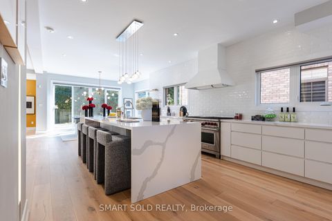 Photo 2 at 231 Hounslow Avenue, Willowdale West, Toronto