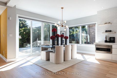 Photo 3 at 231 Hounslow Avenue, Willowdale West, Toronto