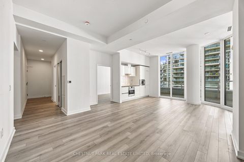 Photo 4 at 625 - 230 Simcoe Street, Chinatown, Toronto