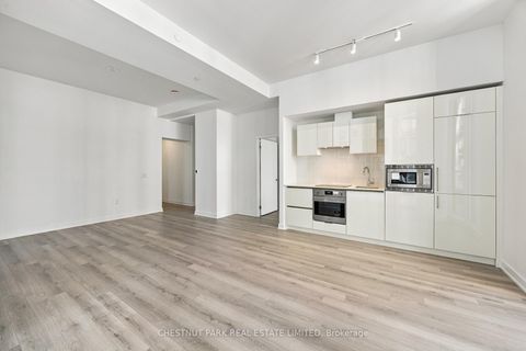 Photo 6 at 625 - 230 Simcoe Street, Chinatown, Toronto