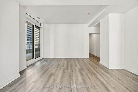 Photo 7 at 625 - 230 Simcoe Street, Chinatown, Toronto