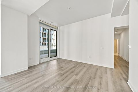 Photo 8 at 625 - 230 Simcoe Street, Chinatown, Toronto