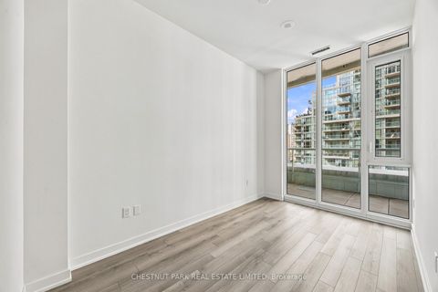 Photo 12 at 625 - 230 Simcoe Street, Chinatown, Toronto