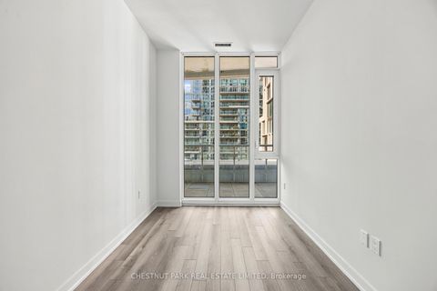 Photo 13 at 625 - 230 Simcoe Street, Chinatown, Toronto