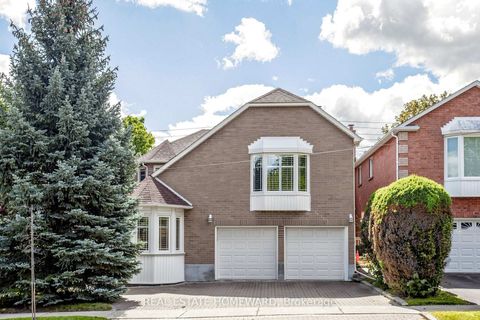 Photo 1 at 3 Green Acres Road, Uplands, Vaughan