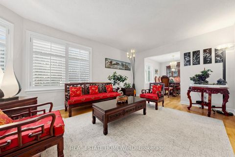 Photo 7 at 3 Green Acres Road, Uplands, Vaughan