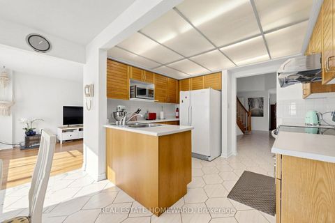 Photo 13 at 3 Green Acres Road, Uplands, Vaughan