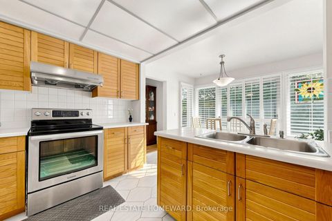 Photo 14 at 3 Green Acres Road, Uplands, Vaughan