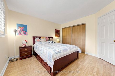 Photo 33 at 3 Green Acres Road, Uplands, Vaughan