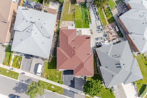 Photo 2 at 43 Elana Drive, Jane Heights, Toronto