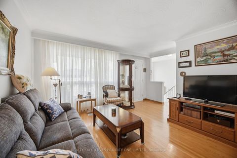 Photo 5 at 43 Elana Drive, Jane Heights, Toronto