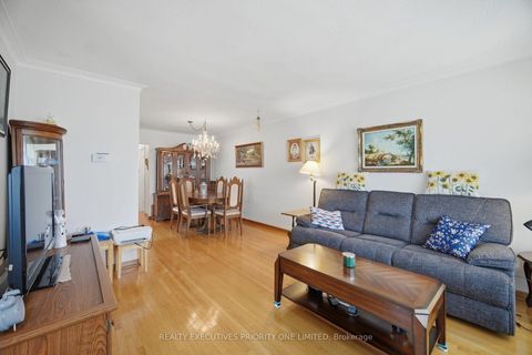 Photo 7 at 43 Elana Drive, Jane Heights, Toronto